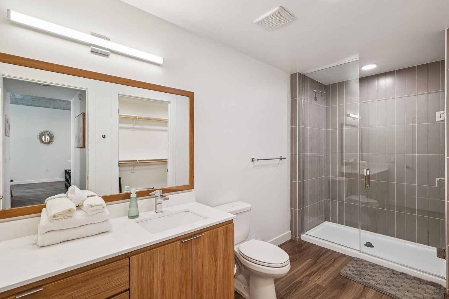 Building Photo - 222 E Jefferson St