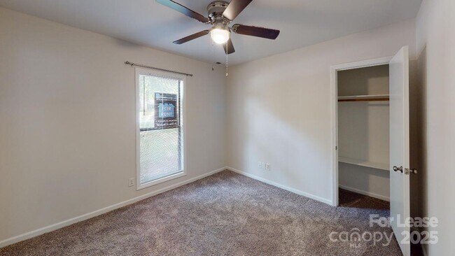 Building Photo - 5921 Falstaff Dr