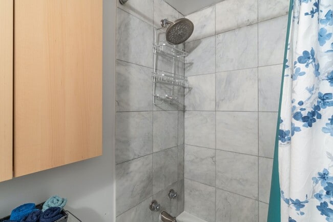 Building Photo - Sunny 2 BR at Claridge House Coop