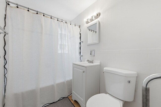 Building Photo - 298 Lumar Dr