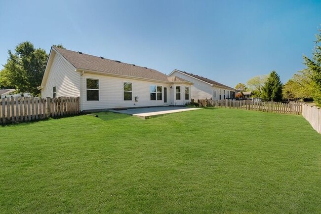 Building Photo - Beautifully Updated Carmel Ranch in Haverstick – Walk to Prairie Trace!