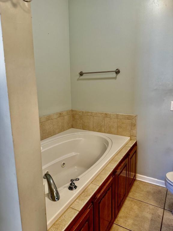 Building Photo - 124 Whitney Ave