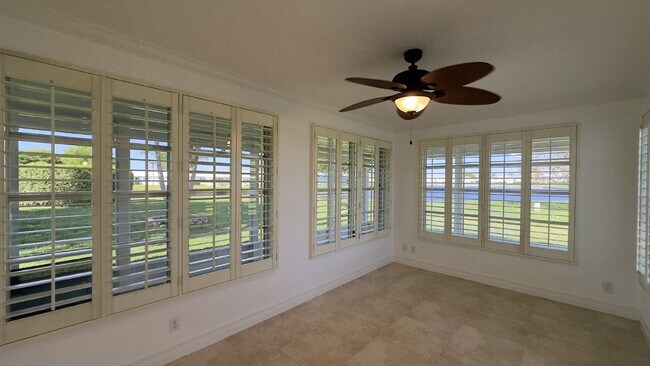 Building Photo - Lakefront 2BR Home in 55+ Leisureville Community