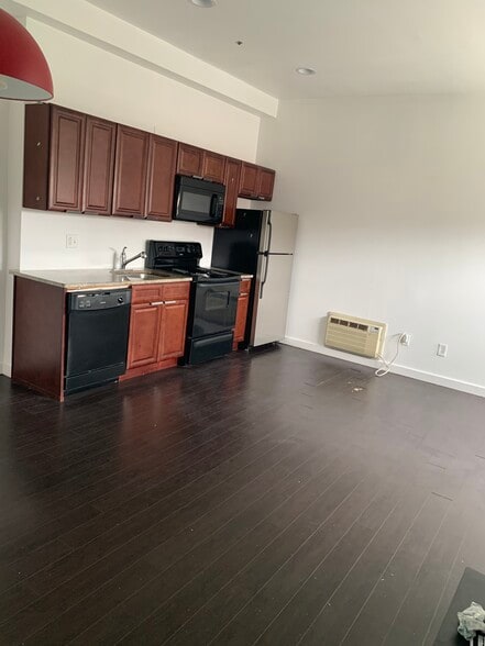 Building Photo - 1631 N 20th St