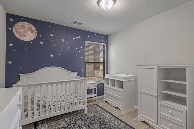 Building Photo - 133 Bates Ct