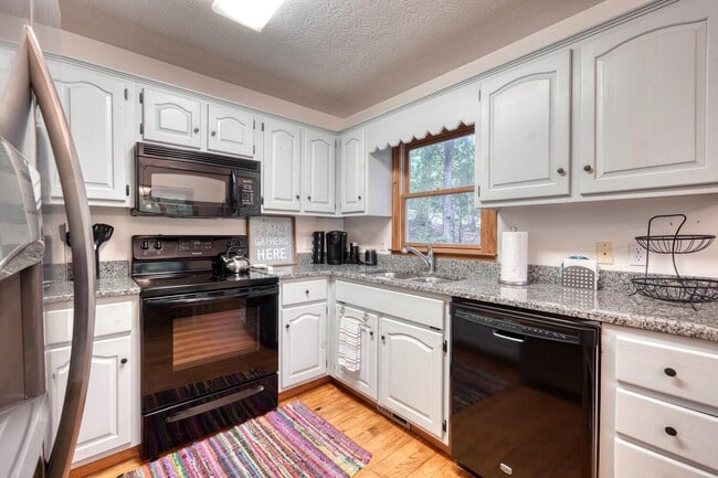 Building Photo - 3739 Pat Colwell Rd