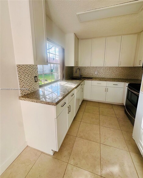 Building Photo - 1487 Springside Dr