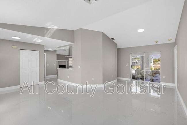 Building Photo - 18662 Arapahoe Cir