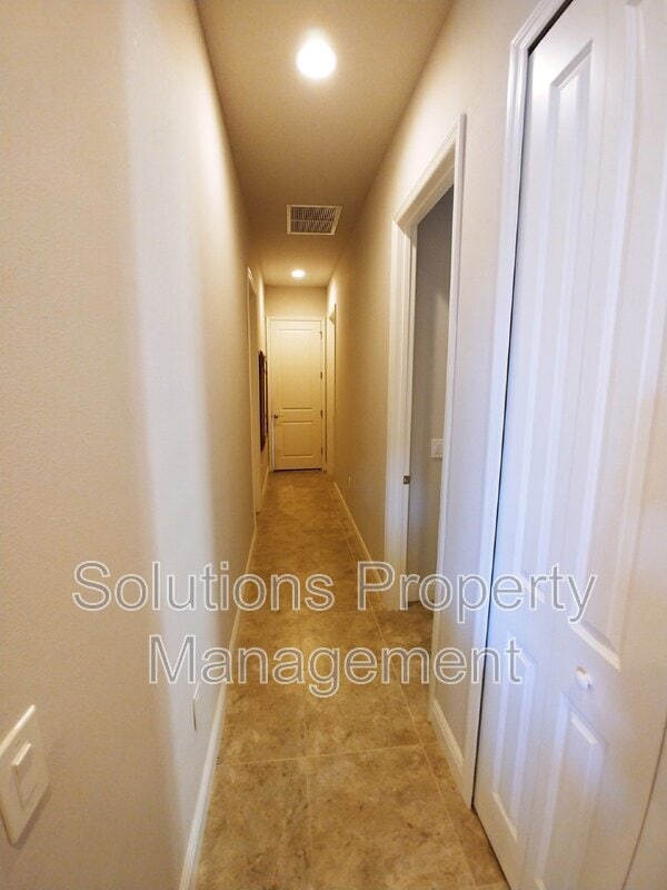 Building Photo - 918 Casa Dolce Casa Cir