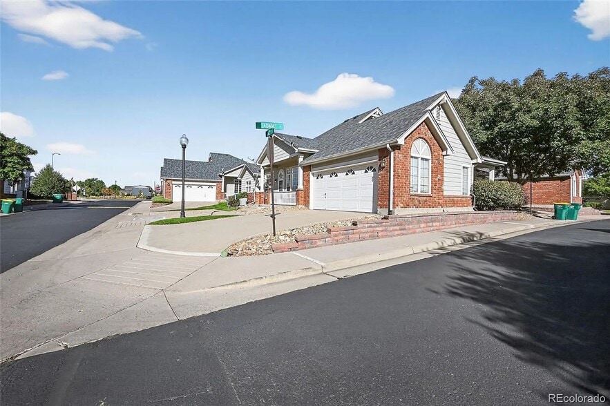 Building Photo - 3209 E 102nd Pl