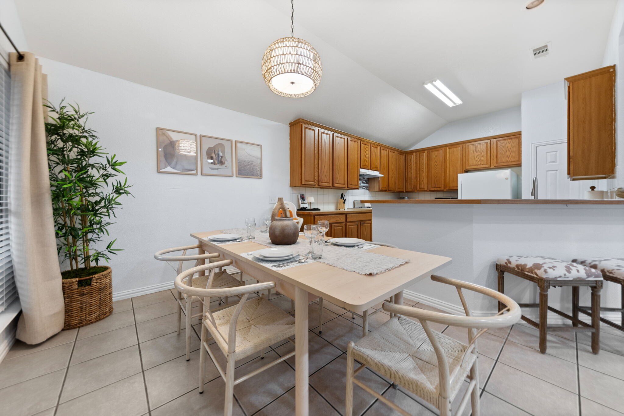 Building Photo - 4835 Crown Dr