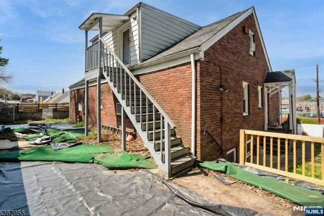 Building Photo - 118-120 Nolton Street Unit 1