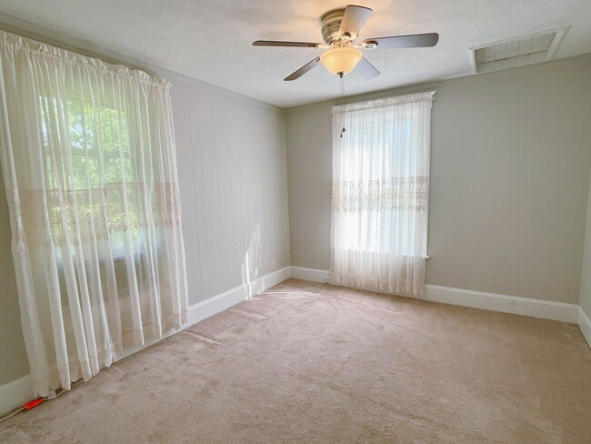 Building Photo - 8402 Blue Ash Rd