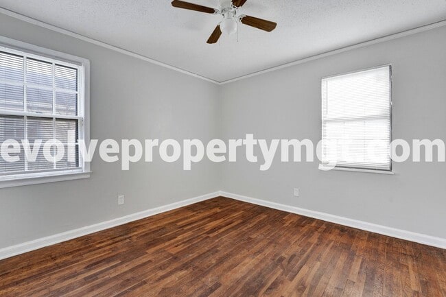 Building Photo - 100% OFF FIRST MONTH'S RENT  MOVE IN SPECI...