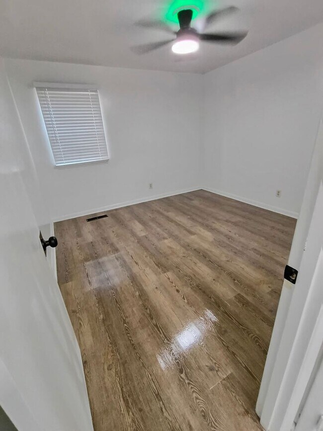 Building Photo - 6408 Blue Bird Dr