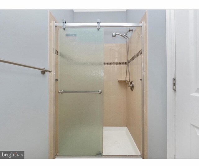 Main Bathroom - 420 N Collington Ave