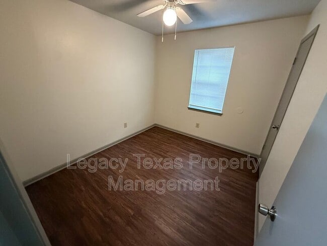 Building Photo - 1607 McAnear St