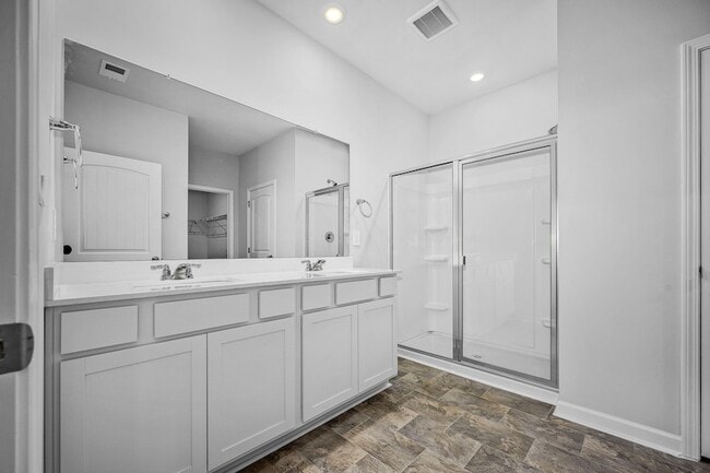 Building Photo - 1512 Mountain View Dr