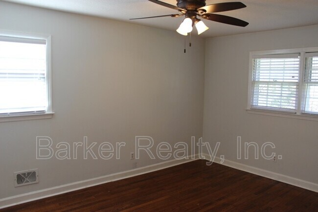 Building Photo - 4805 Oak Park Rd