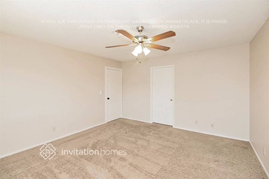 Building Photo - 2235 Windsor Dr