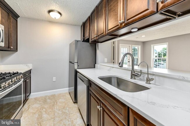 Building Photo - 20991 Timber Ridge Terrace