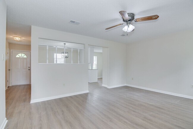 Building Photo - Brick Ranch in Columbia County