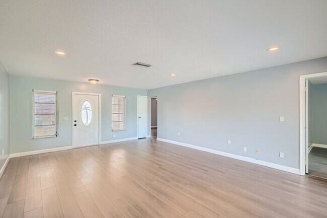 Building Photo - 3209 Dolphin Dr, Miramar, FL, 33025