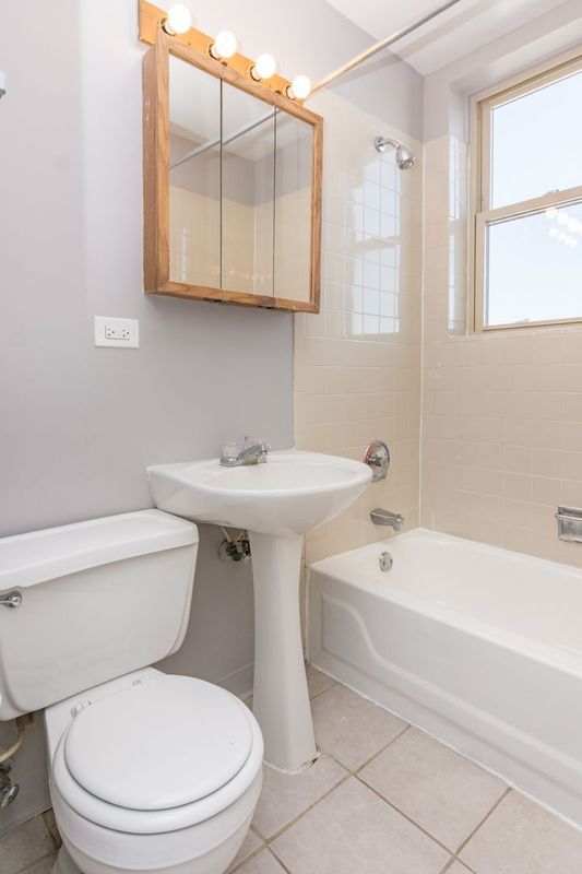 Building Photo - 7147 S Jeffery Blvd