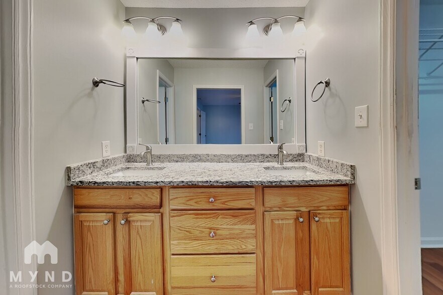 Building Photo - 928 Shannondale Dr