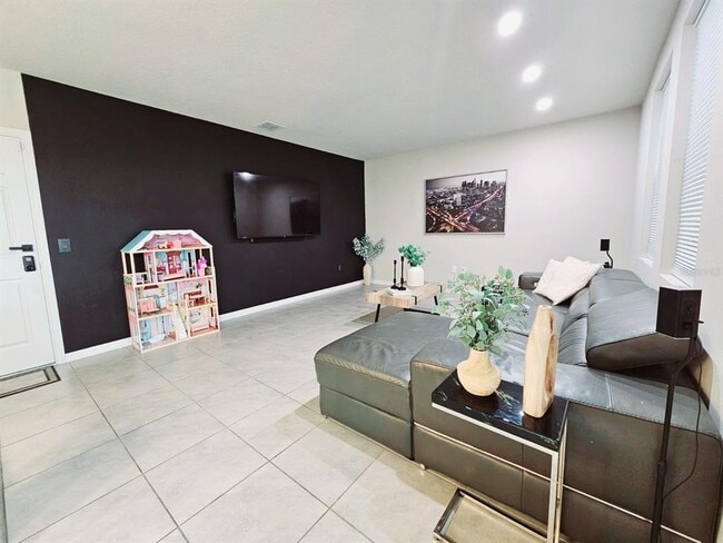 Building Photo - 1219 Zambrana Ct