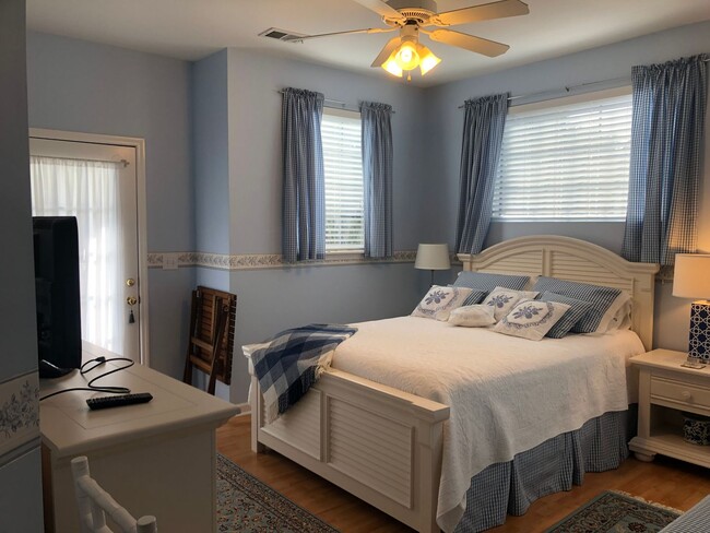 Building Photo - 4430 Lady Banks Ln