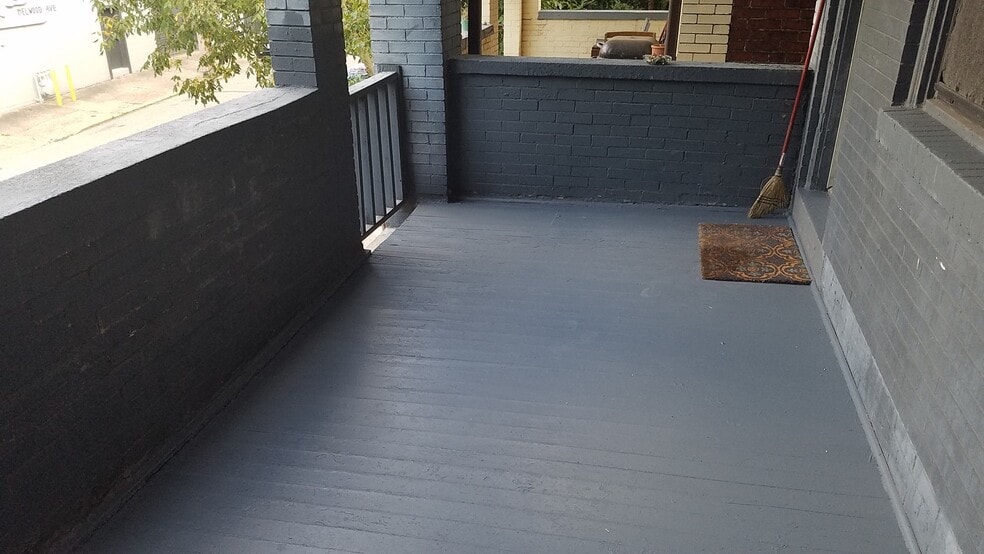 Entrance Porch - 621 Melwood Ave