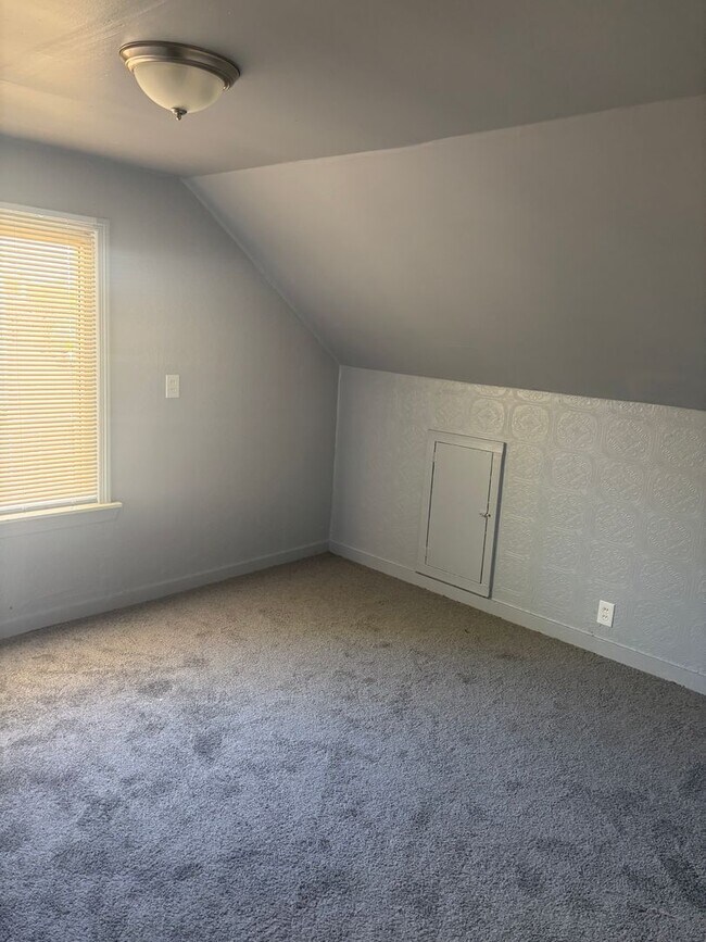 Building Photo - Updated Home In Detroit