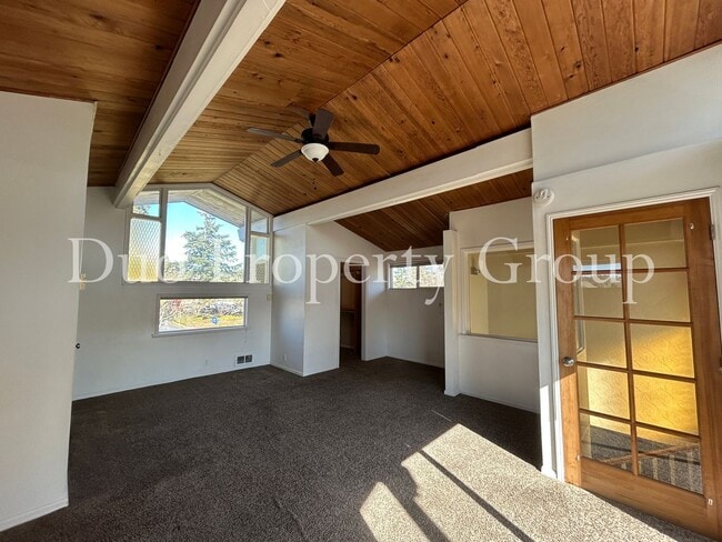 Building Photo - G Street