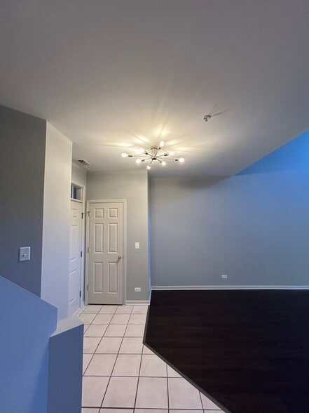 Building Photo - 958 Kensington Dr