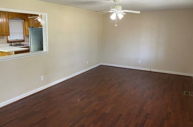 Building Photo - 324 Microwave Tower Rd