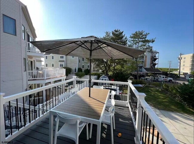 Building Photo - 512 W Brigantine Ave