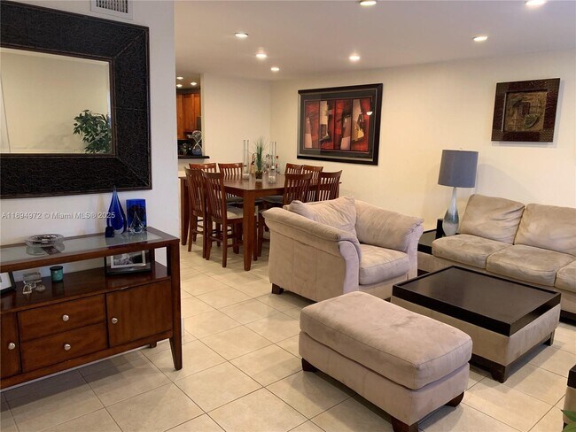 Building Photo - 3328 Quail Close