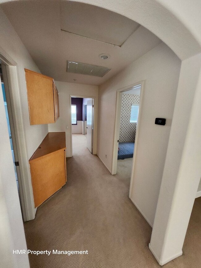 Building Photo - Beautiful two-story in Hunter's Ridge