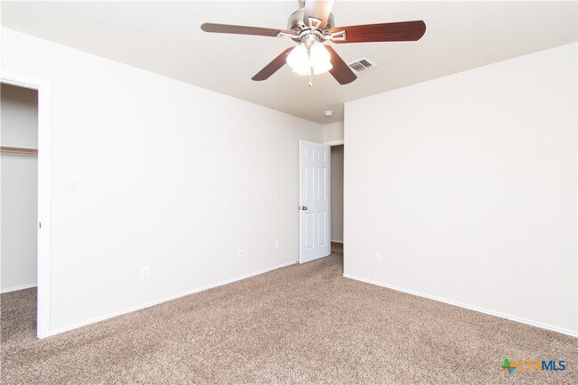 Building Photo - 1207 Fawn Lily Dr