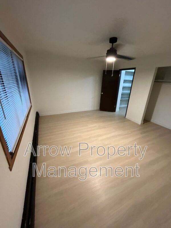Building Photo - 215 E Arbor Ave