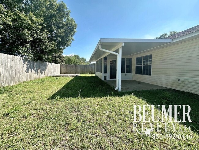 Building Photo - Solar Panel 3bd/2bath Home located Northeast Pensacola