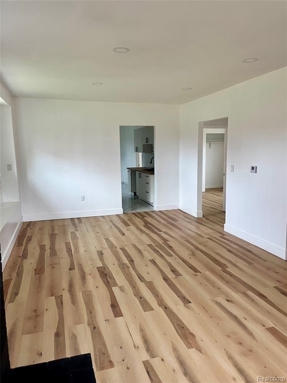 Building Photo - 11160 Charlemagne Ave