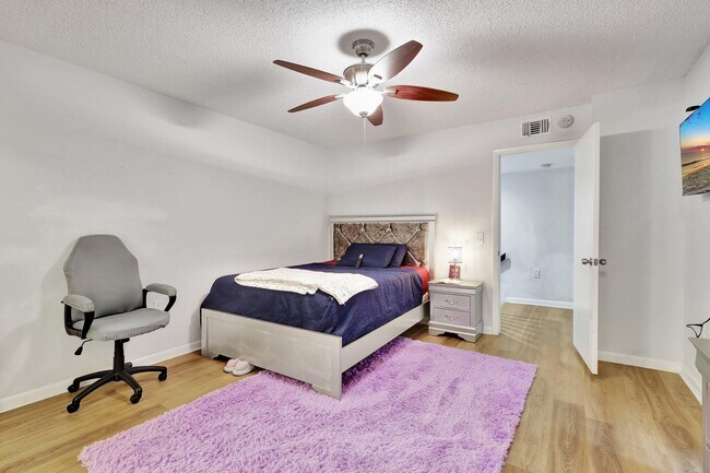 Building Photo - 5907 59th Way