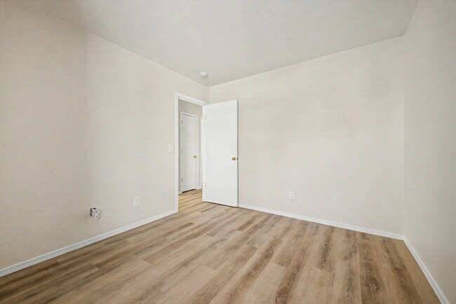 Building Photo - 22285 W La Pasada Blvd