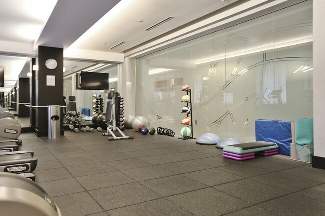 Building Photo - 3 Mitchell Pl