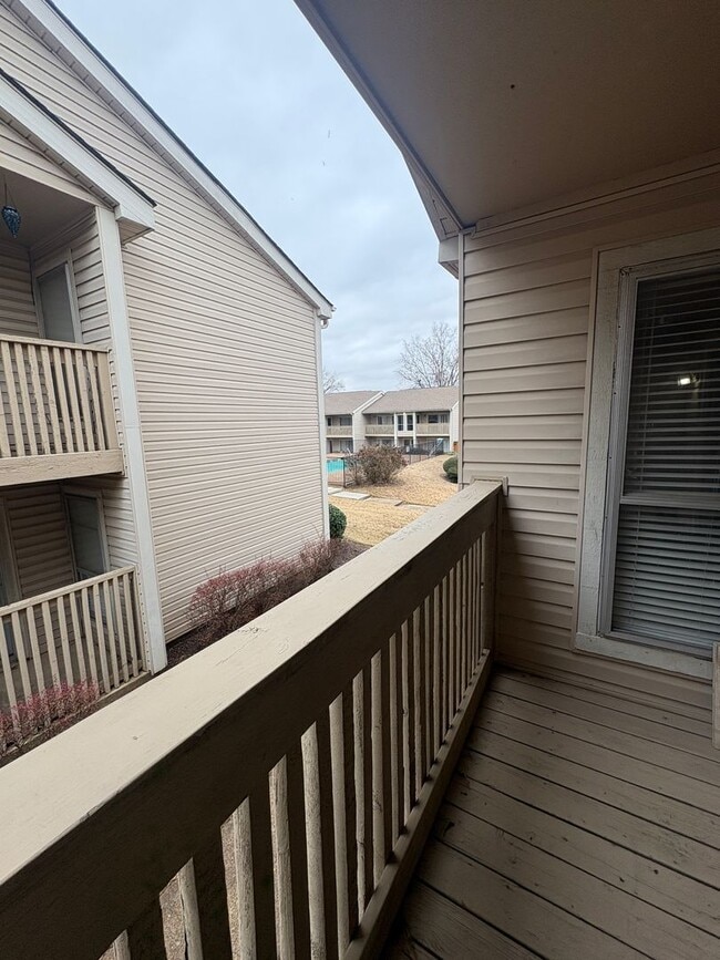 Building Photo - 2BD/2BA Condo in Whispering Oaks.