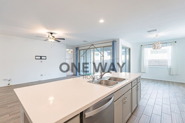 Building Photo - 9258 E Static Ave