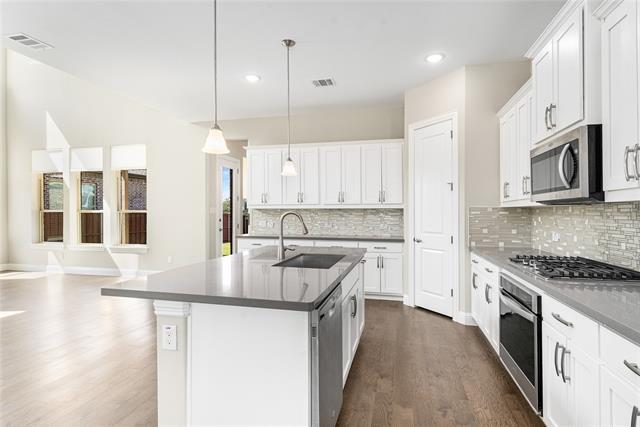 Building Photo - 12261 Hesse Dr