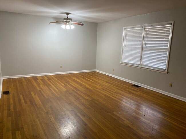 Building Photo - 135 Ayers Dr